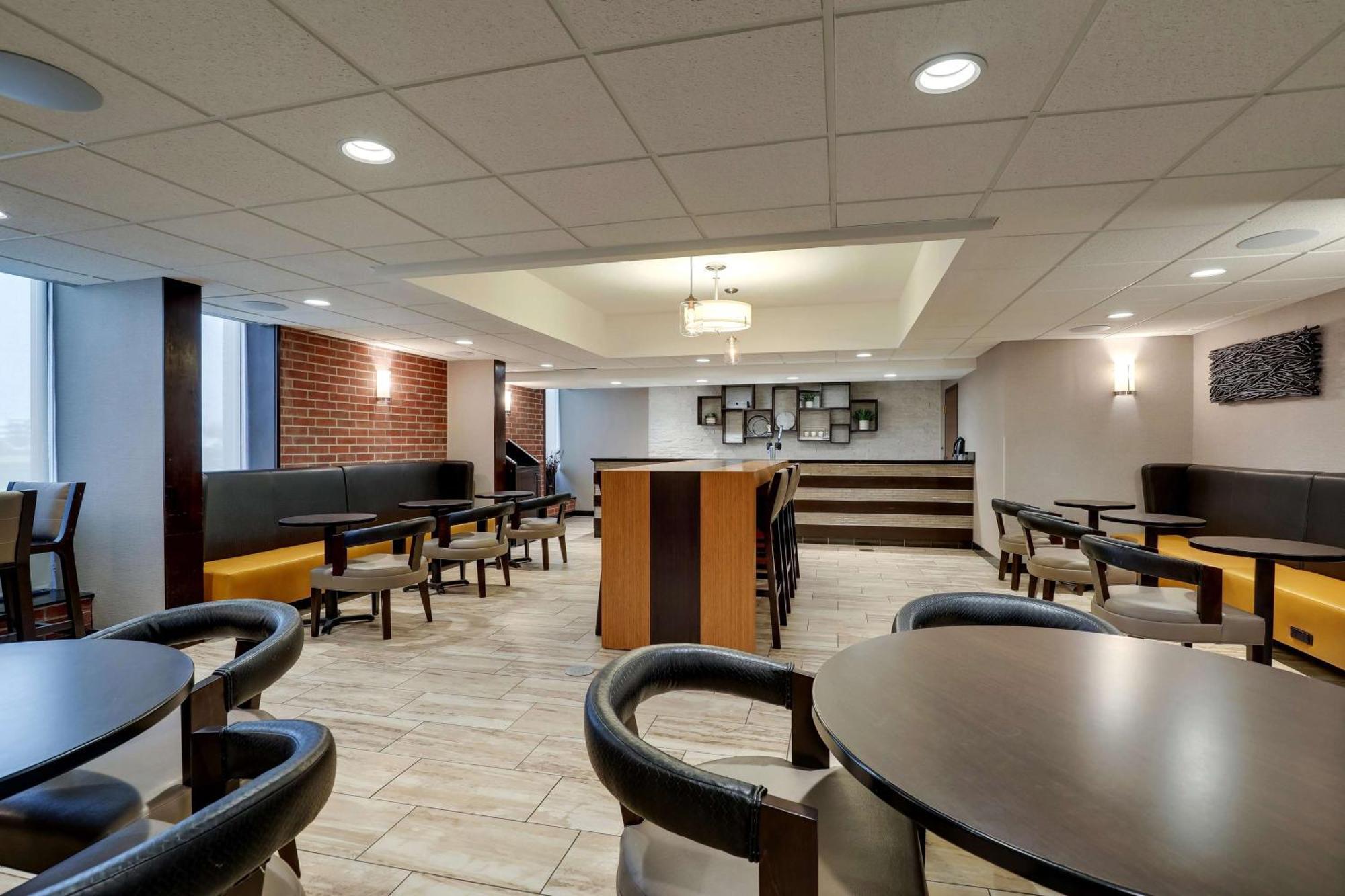 Drury Inn & Suites Springfield Bagian luar foto