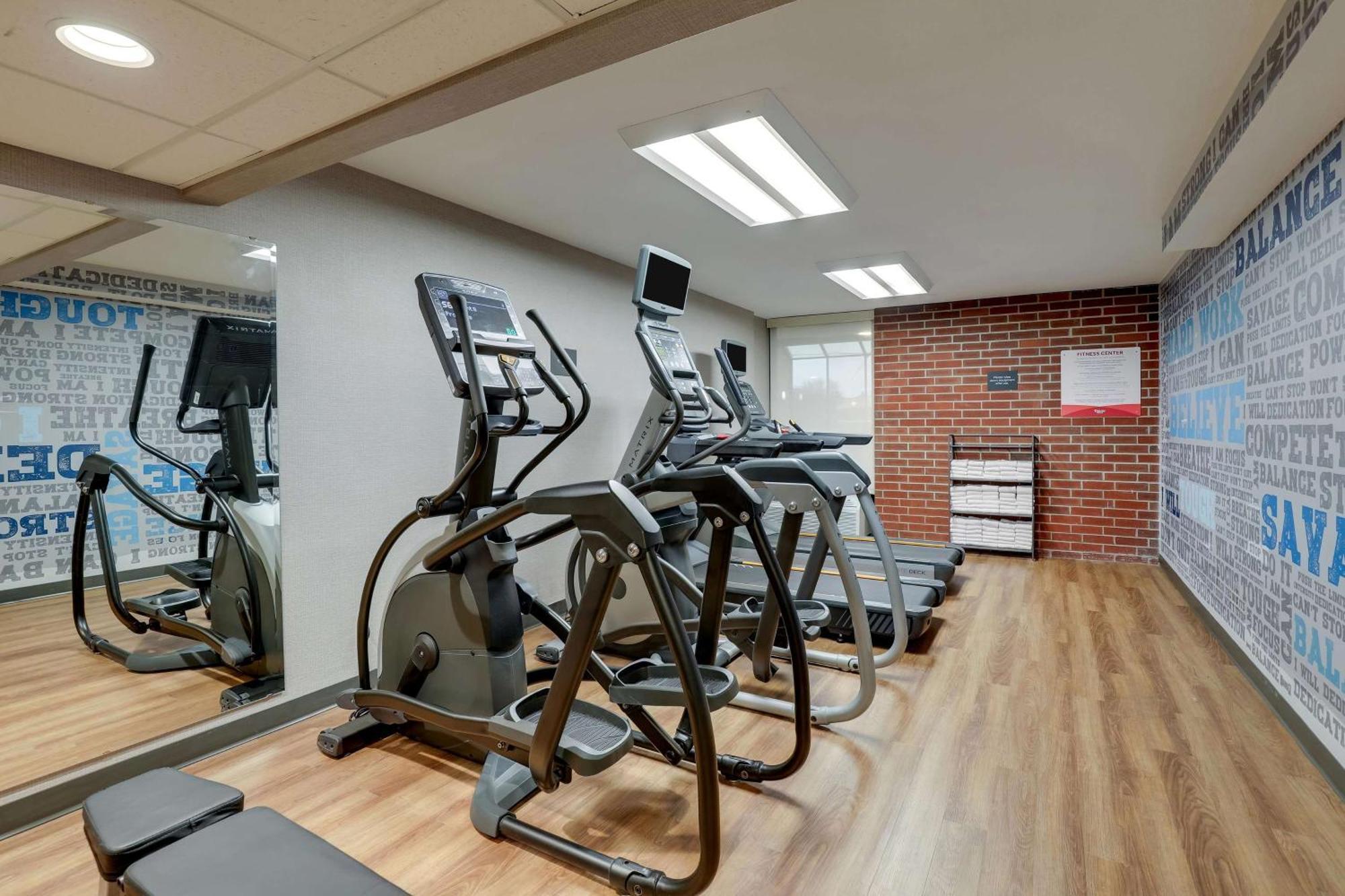 Drury Inn & Suites Springfield Bagian luar foto