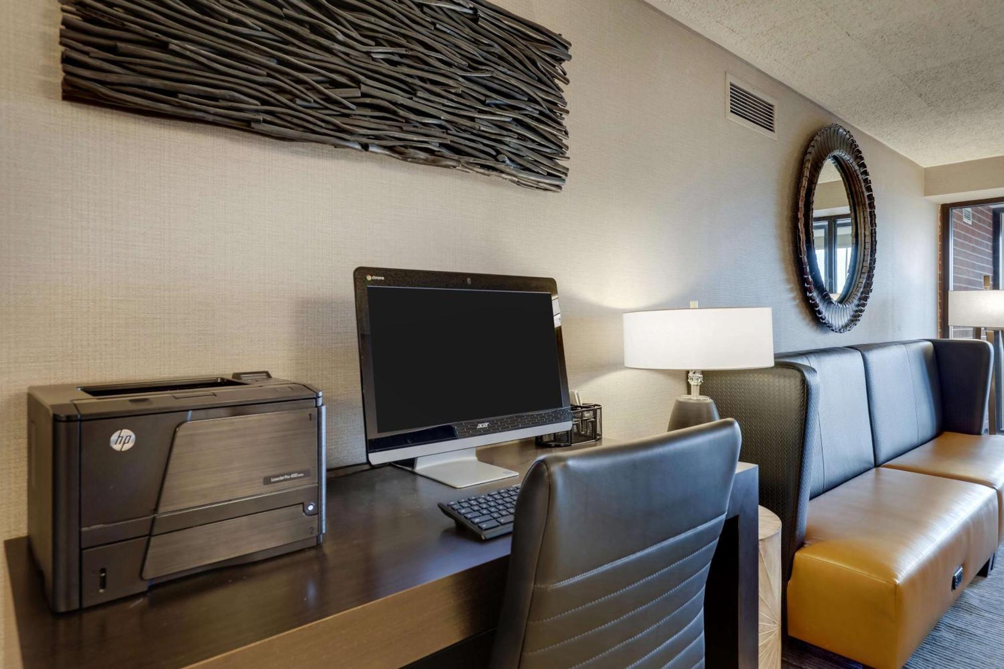 Drury Inn & Suites Springfield Bagian luar foto