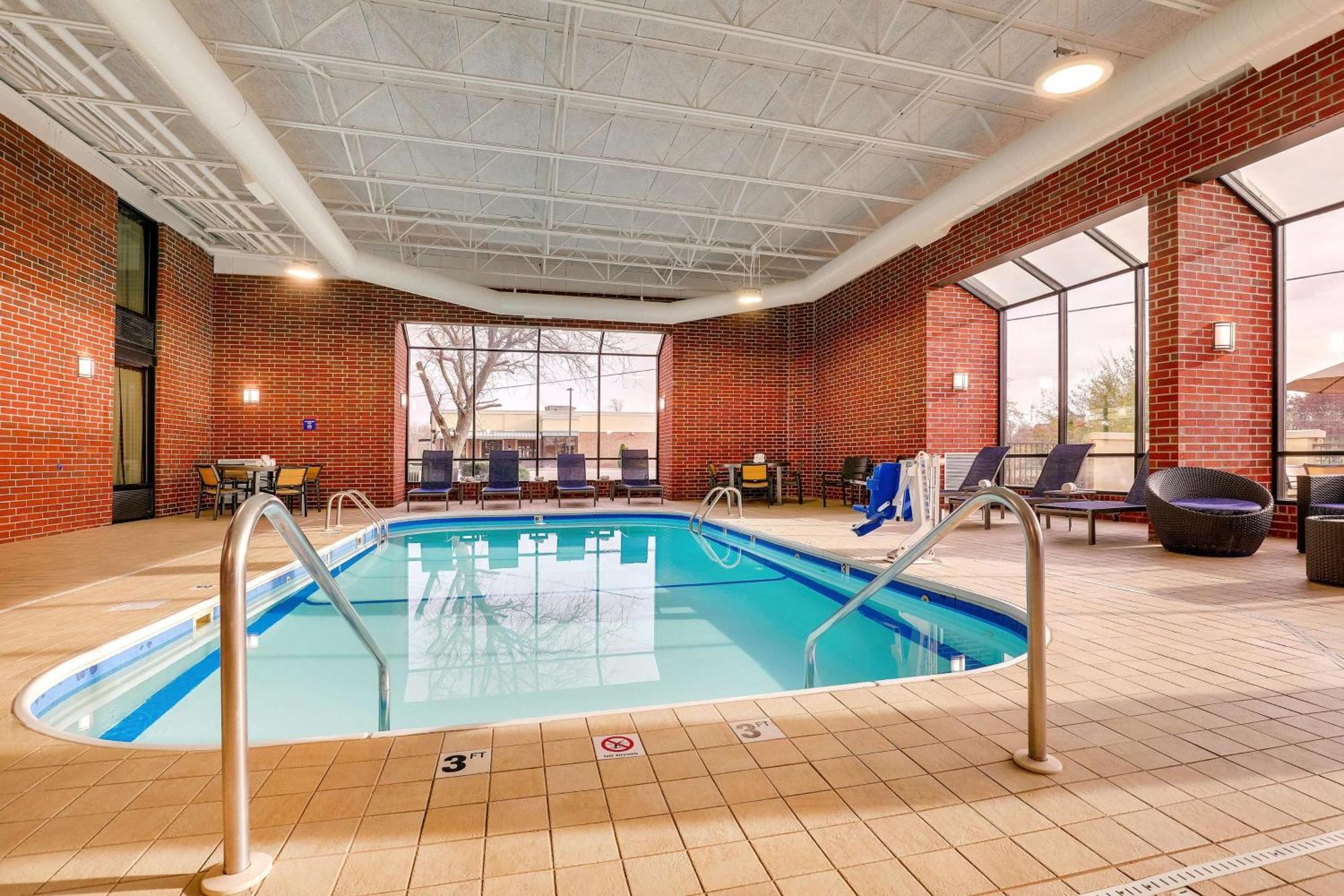 Drury Inn & Suites Springfield Bagian luar foto