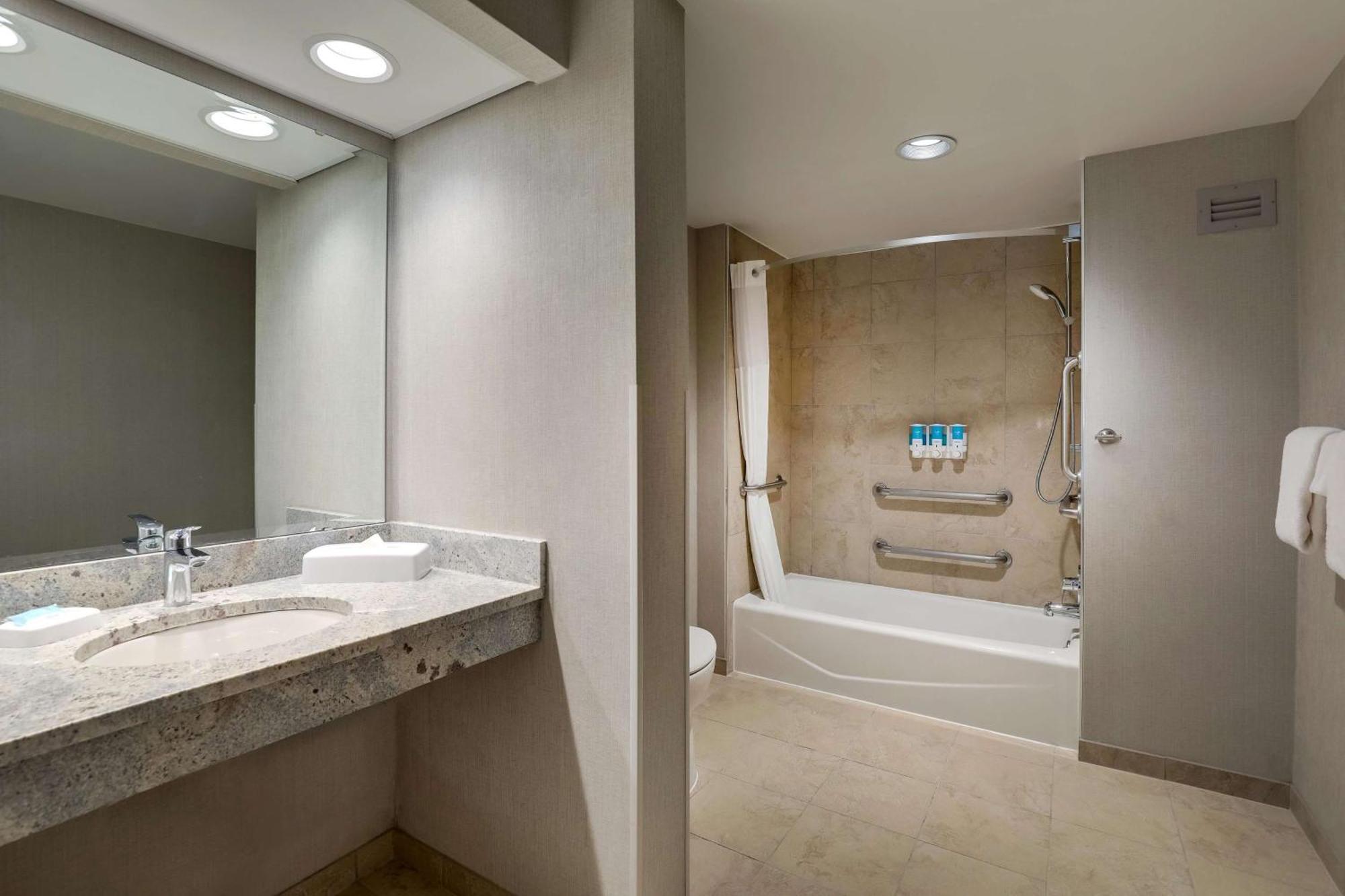 Drury Inn & Suites Springfield Bagian luar foto
