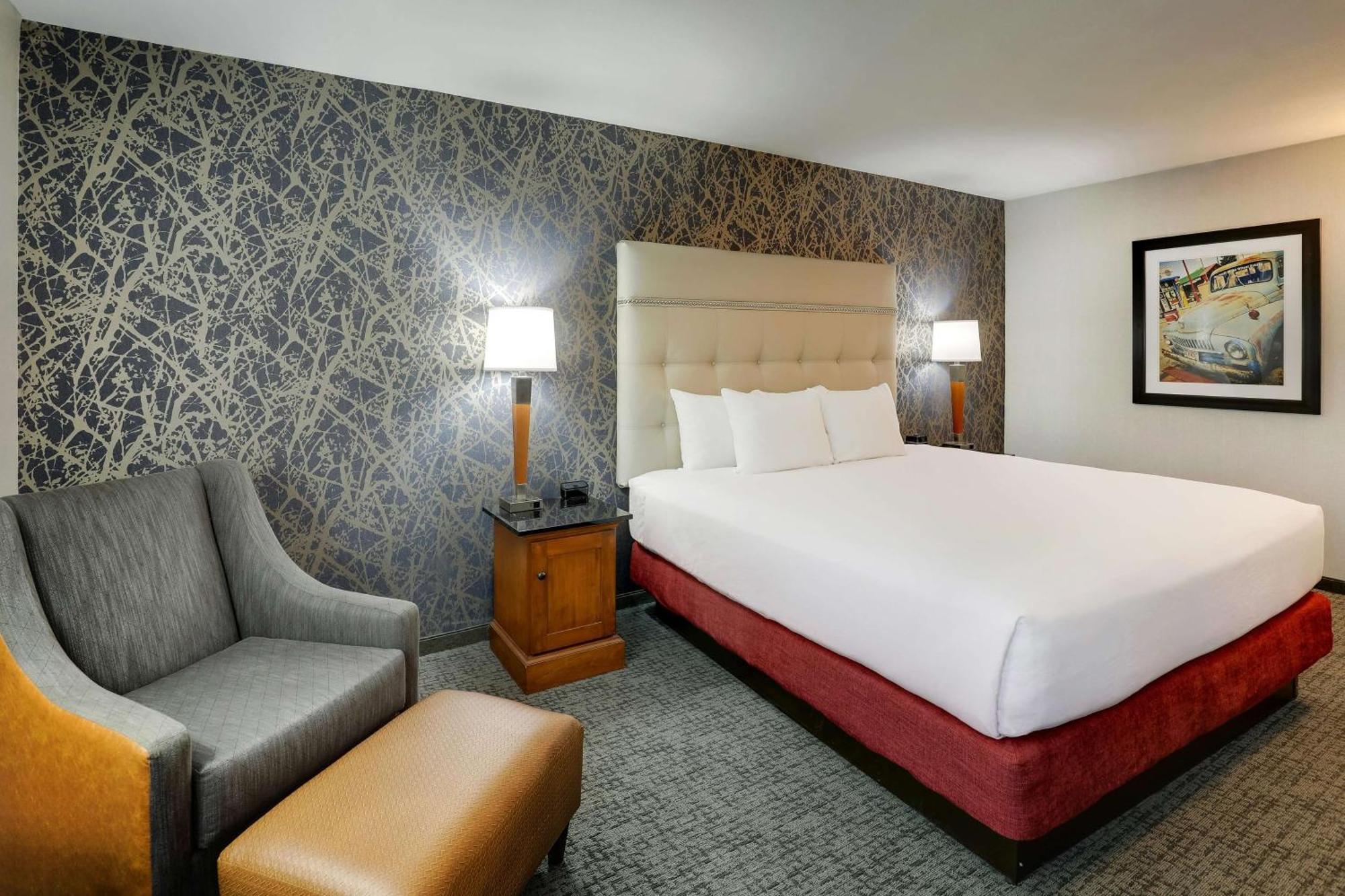 Drury Inn & Suites Springfield Bagian luar foto