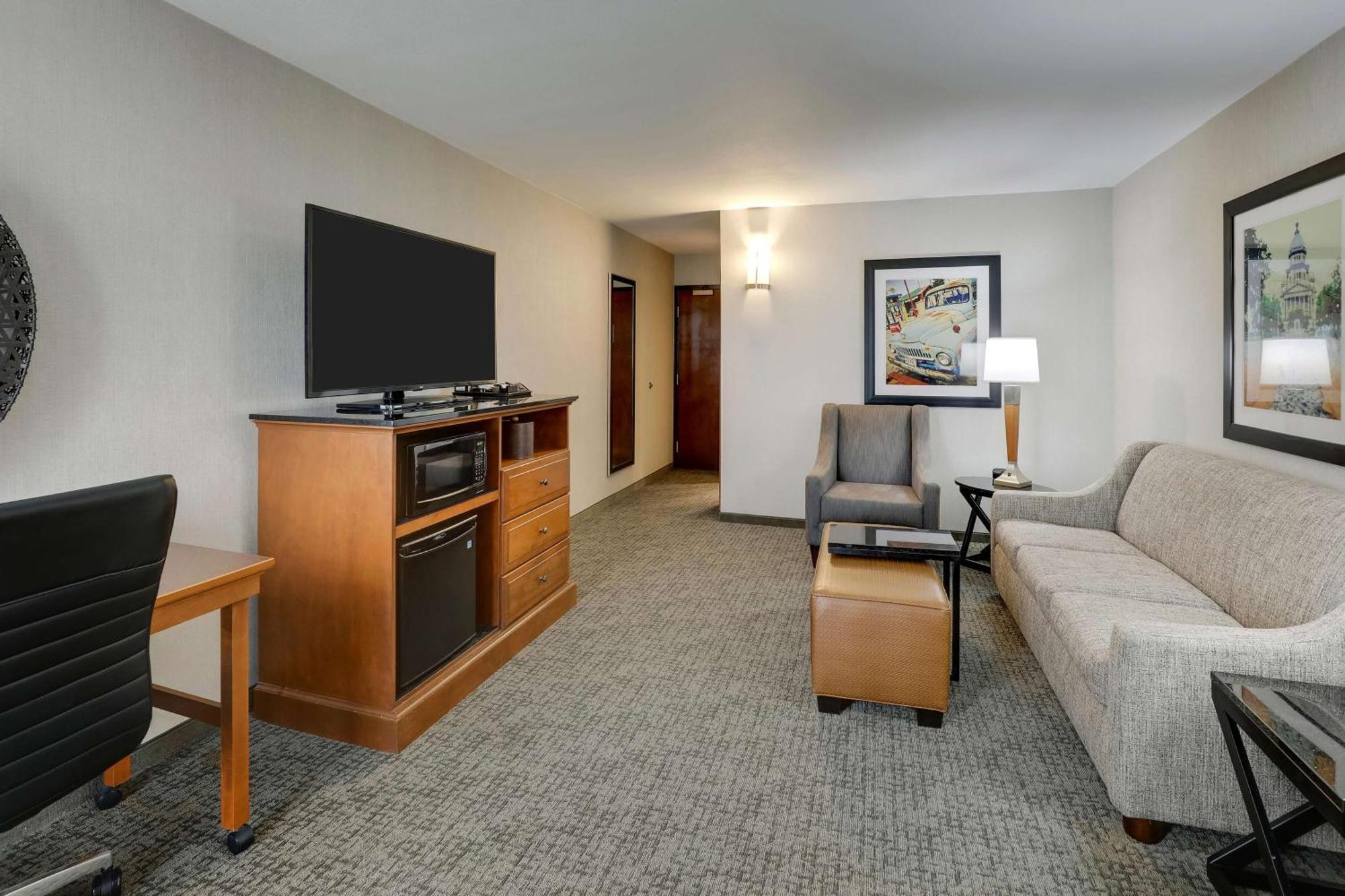 Drury Inn & Suites Springfield Bagian luar foto