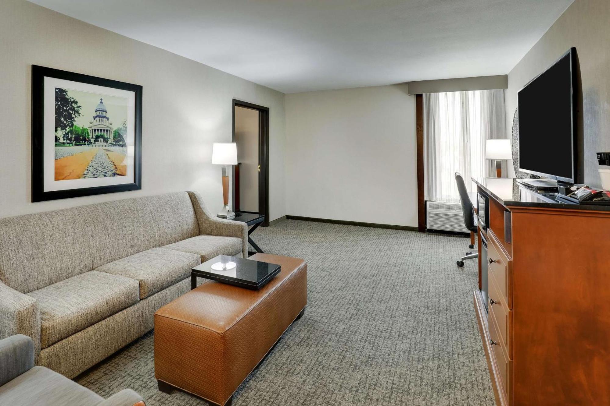 Drury Inn & Suites Springfield Bagian luar foto